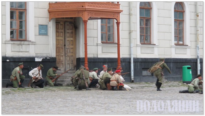 «Червоні» чатують на українських вояків на Вірменській площі