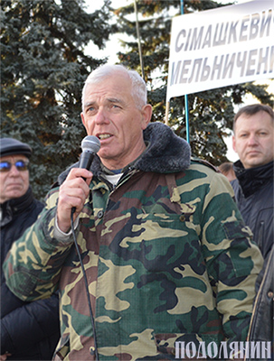 Микола Брянгін виступає   на кам’янецькому Майдані
