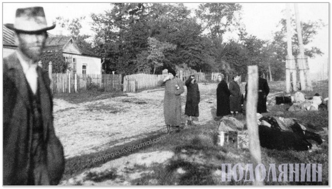 Депортовані для знищення з Угорщини (зокрема, із Закарпаття) євреї, які не мали угорського громадянства. Кам’янець-Подільський, осінь 1941 р.
