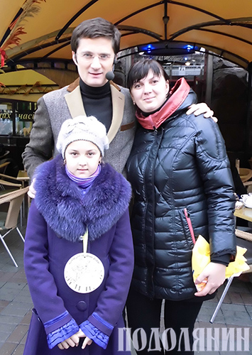 Аня Дериторська з Ігорем Кондратюком і мамою