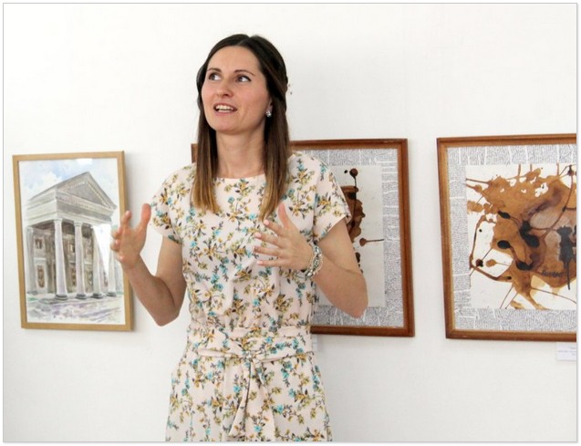 Олена Косінська на відкритті виставки. Фото Петра Ігнатьєва