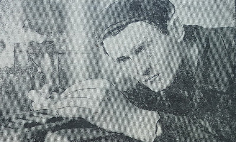 Слюсар-інструментальник Валентин Андрійонок, 1963 рік. Фото Андрія Герасимчука