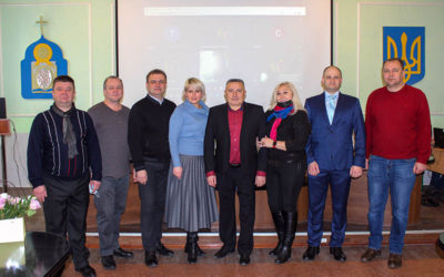 Олександр Федьков (у центрі) з колегами
