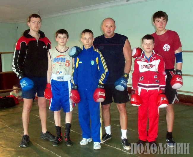 Валерій СЛОБОДЯН з юними боксерами
