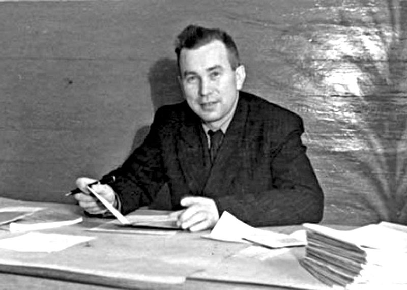 Микола Тарнавський у робочому кабінеті, 1953 рік