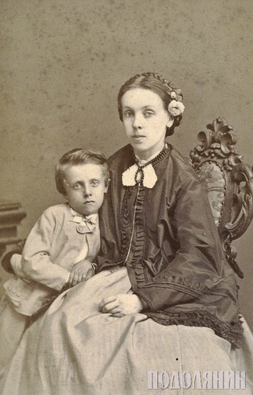 Портрет МАР’ЯНСЬКОЇ із сином.  Кам’янець-Подільський, 1865 р.  Фото Юзефа КОРДИША