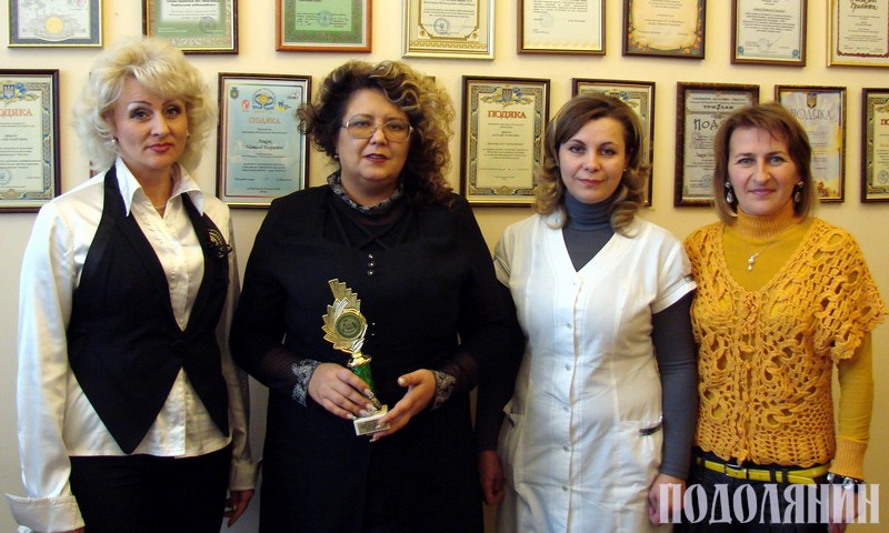 Зліва направо: Наталія ГОНЧАРОВА, Наталія ЛЯЩУК, Світлана КУЧЕРЯВА,  головний бухгалтер Олена КРИСЬКО