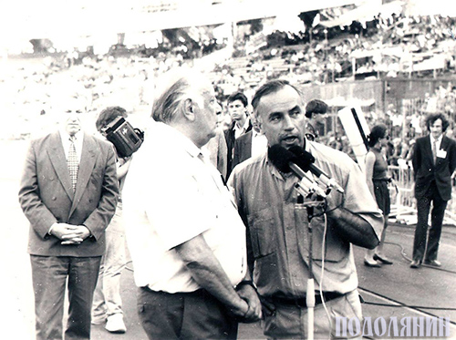 Зі спортивним коментатором Коте Махарадзе  на прощальному матчі Олега Блохіна, 1989 р.