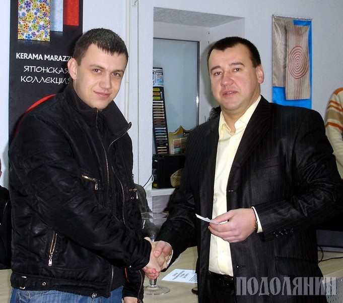 Андрій МАСТИКАШ (на фото праворуч)