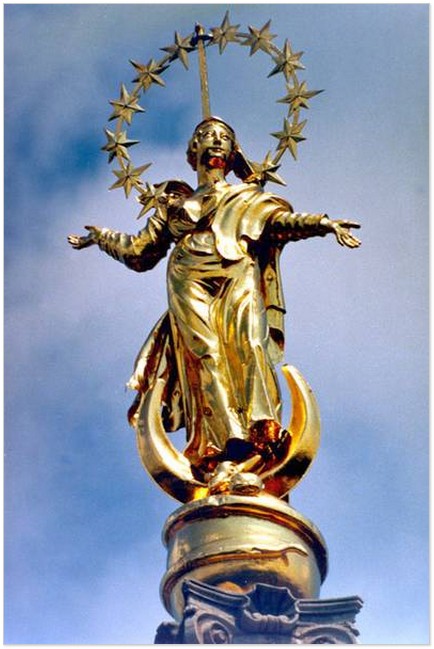 Статуя Богородиці