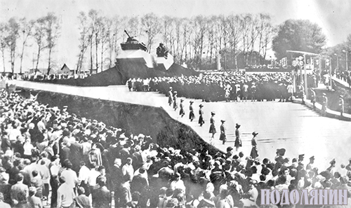 Відкриття монумента героїчним танкістам у м.Дубно. 1960-ті роки