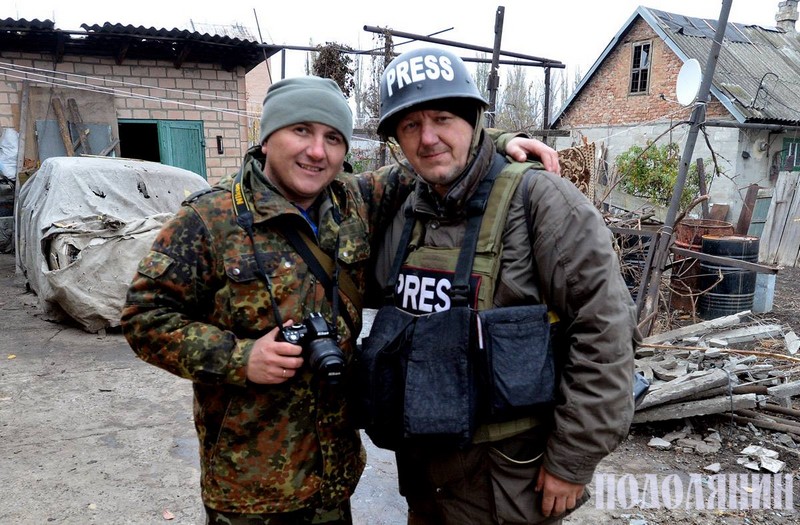 Відомий військовий фотокор Олександр Клименко. Потоваришували в Африці 2008 р. і зустрілись на Донбасі 2015 р.