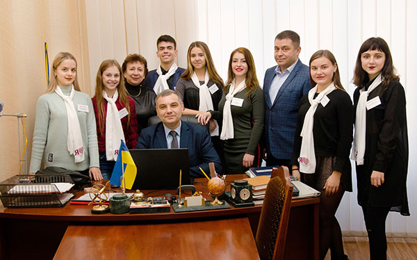 Сергій Нижник зі студентами