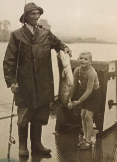Хмельницький з сином Фаустином на рибалці