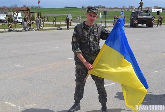 Віктор Полюх під час відзначення українських миротворців 2014 року в Косові з нагоди Дня Незалежності України