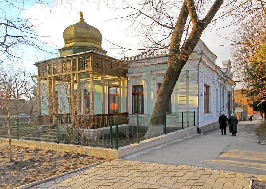 Вул. Лесі Українки, 38