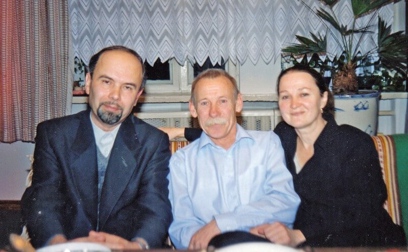 Іван Прокоф’єв, лауреат Національної премії ім.Тараса Шевченка Леонід Талалай, його дружина - письменниця Раїса Харитонова. 1998 р.
