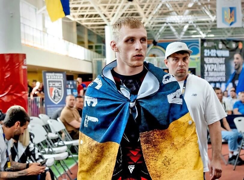 Артем Олійник, Петро Яблоновський