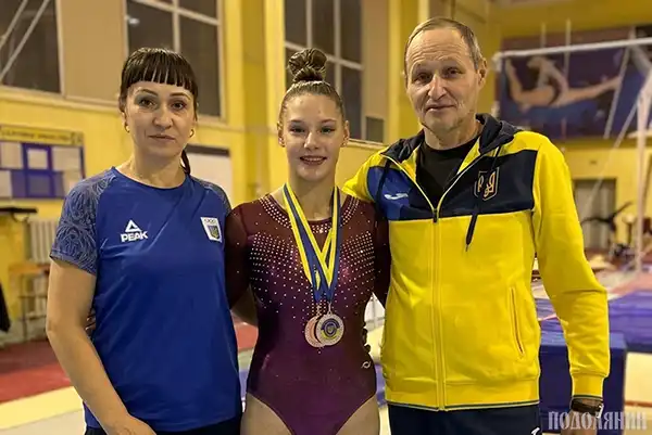 В центрі - Софія МАТЮШЕНКО